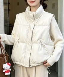 【軽やかに羽織れてしっかり防寒！ボリューム感が魅力のスタンドカラー中綿ベスト】