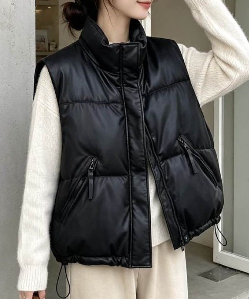 Lips（リップス）の「【軽やかに羽織れてしっかり防寒！ボリューム感が魅力のスタンドカラー中綿ベスト】（ダウンベスト・レディース・ホワイト/ブラック・FREE）」の2枚目の写真