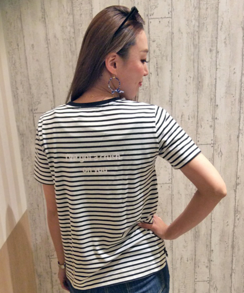 VENCEEXCHANGE（ヴァンスエクスチェンジ）の「バックプリント VネックTシャツ（Tシャツ/カットソー・レディース・オフホワイト/グレー/コーラル/ダークオリーブ・MEDIUM）」の4枚目の写真