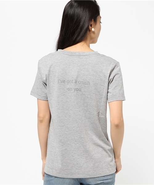 VENCEEXCHANGE（ヴァンスエクスチェンジ）の「バックプリント VネックTシャツ（Tシャツ/カットソー・レディース・オフホワイト/グレー/コーラル/ダークオリーブ・MEDIUM）」の5枚目の写真