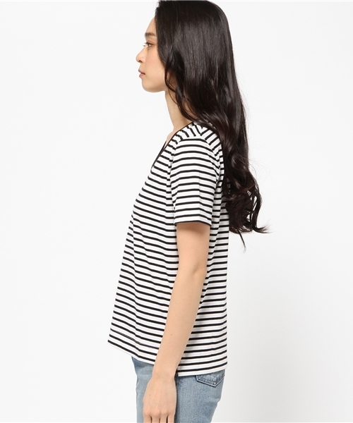 VENCEEXCHANGE（ヴァンスエクスチェンジ）の「バックプリント VネックTシャツ（Tシャツ/カットソー・レディース・オフホワイト/グレー/コーラル/ダークオリーブ・MEDIUM）」の14枚目の写真