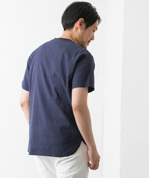 URBAN RESEARCH DOORS MENS（アーバンリサーチ ドアーズ メンズ）の「DOORS ストレッチリネン布帛Tee（シャツ/ブラウス・メンズ・アイボリー/オレンジ/ブルー系その他/ネイビー・40/38）」の9枚目の写真