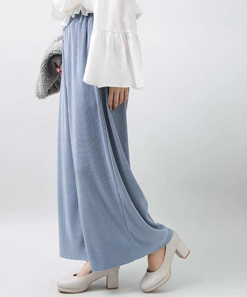 WEGO（ウィゴー）の「WEGO/サテンプリーツワイドパンツ（その他パンツ・レディース・ブラック/サックスブルー/アイボリー/ライトピンク・FREE）」の3枚目の写真