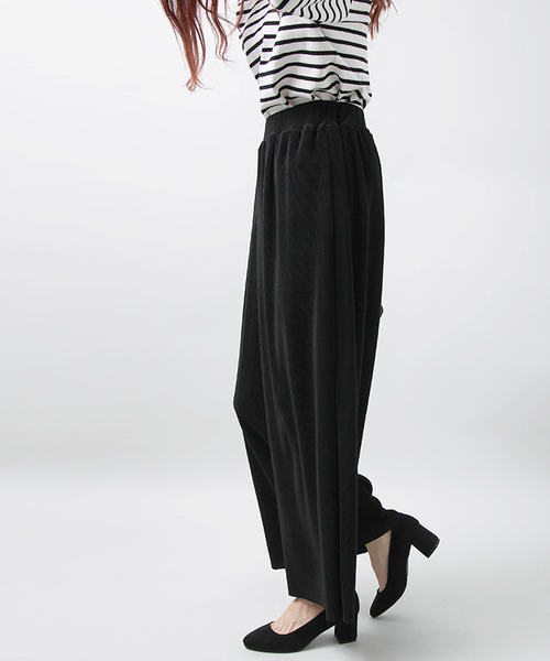 WEGO（ウィゴー）の「WEGO/サテンプリーツワイドパンツ（その他パンツ・レディース・ブラック/サックスブルー/アイボリー/ライトピンク・FREE）」の7枚目の写真