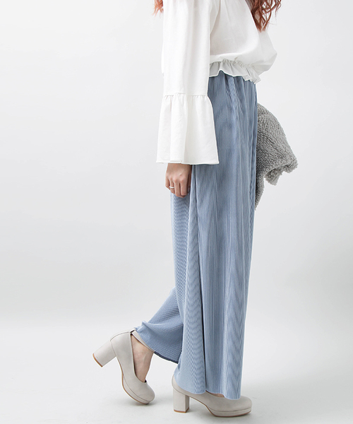 WEGO（ウィゴー）の「WEGO/サテンプリーツワイドパンツ（その他パンツ・レディース・ブラック/サックスブルー/アイボリー/ライトピンク・FREE）」の16枚目の写真