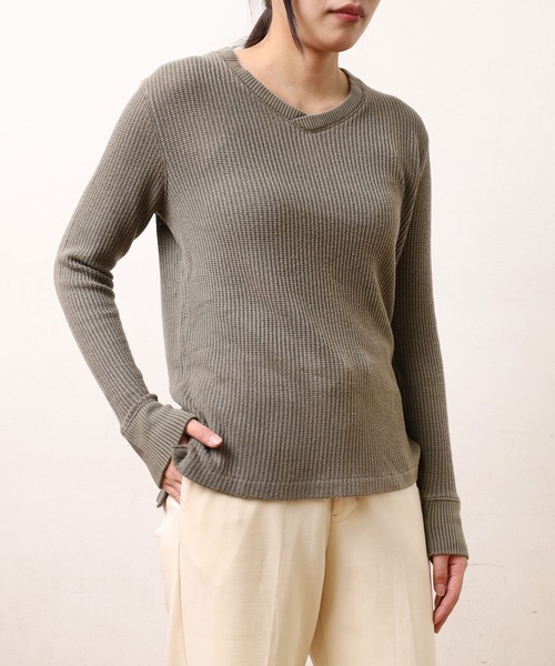 Audition(オーディション)の「M0541 ピグメントVネックプルオーバー(Tシャツ/カットソー・レディース・バーガンディー/オリーブ/チャコール・MEDIUM)」の3枚目の写真