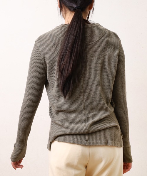 Audition(オーディション)の「M0541 ピグメントVネックプルオーバー(Tシャツ/カットソー・レディース・バーガンディー/オリーブ/チャコール・MEDIUM)」の17枚目の写真