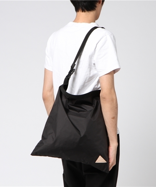 CIAOPANIC TYPY(チャオパニックティピー)の「ナイロンイージートートバッグ(トートバッグ・メンズ・ブラック/イエロー/グレー/ブルー/カーキ/オレンジ・FREE)」の12枚目の写真