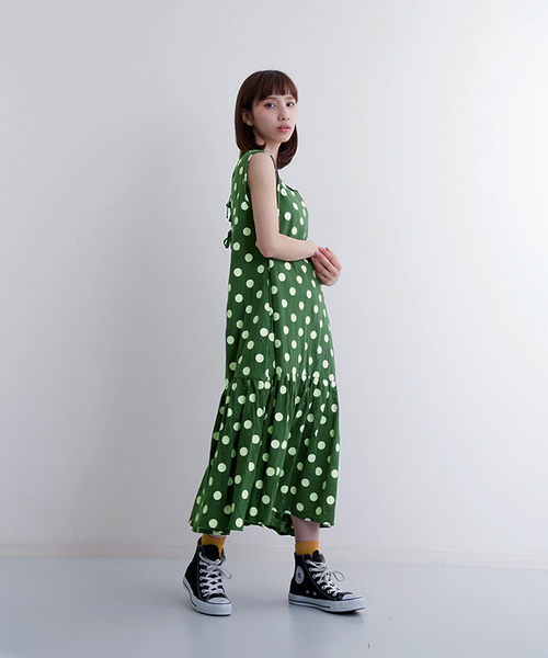 MERLOT（メルロー）の「ドット柄フリルへムワンピース2327（ワンピース・レディース・ブラック/カーキ/オレンジ・FREE）」の17枚目の写真