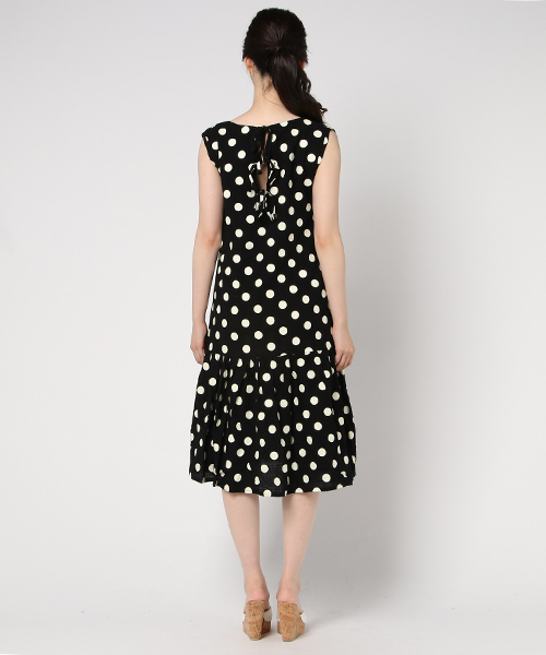 MERLOT（メルロー）の「ドット柄フリルへムワンピース2327（ワンピース・レディース・ブラック/カーキ/オレンジ・FREE）」の6枚目の写真