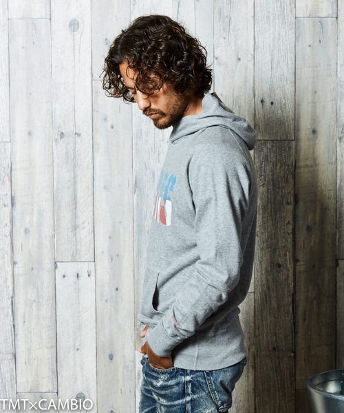 TMT（ティーエムティー）の「GAZE MINI FRENCH TERRY PULLOVER PARKA