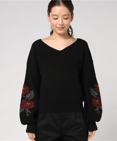 Khaju（カージュ）の「Khaju:エンブロイダリーアゼプルオーバー（ニット/セーター・レディース・ブラック/ワイン・ONE SIZE）」の3枚目の写真