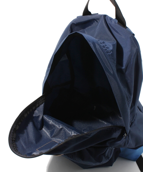 BEAMS BOY（ビームスボーイ）の「○DeMartini×BEAMS BOY / NEW ナイロンデイパック（バックパック/リュック・レディース・ブラック/カーキ/ネイビー・ONE SIZE）」の8枚目の写真