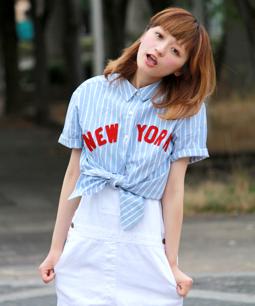 WEGO（ウィゴー）の「WEGO/NEWYORKワッペンツキシャツ（S）（シャツ/ブラウス・レディース・オフホワイト/ブルー/サックスブルー・FREE）」の3枚目の写真