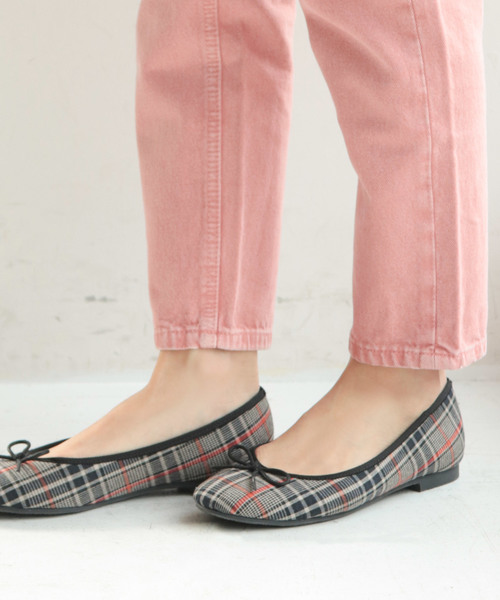 SESTO(セスト)の「すっきり細見せノンストレスこなれフィットバレエシューズ(バレエシューズ・レディース・レオパード/チェック/ブラック/ドット/パープル/グレイッシュベージュ/マスタード/ブラック系その他/レッド系その他/グレー系その他/ネイビー/ベージュ/レッド/ピンク/パイソン・22.0cm/22.5cm/23.0cm/23.5cm/24.0cm/24.5cm/25.5cm)」の14枚目の写真