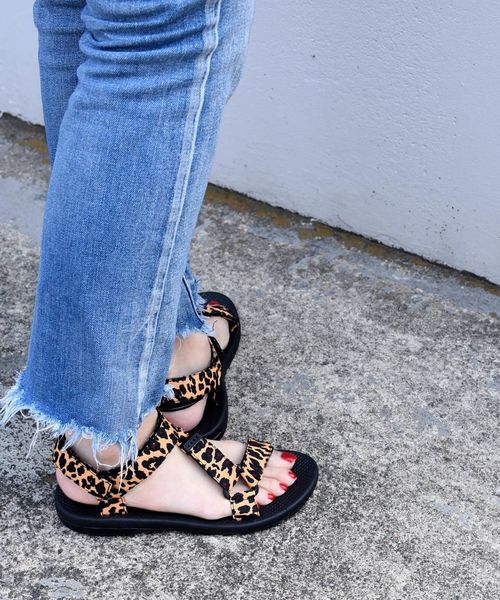 Khaju（カージュ）の「Khaju:Zストラップサンダル◇（サンダル・レディース・ブラック/ベージュ/キャメル・30/40/50）」の17枚目の写真