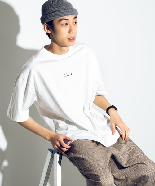 WEGO（ウィゴー）の「WEGO/ドロップショルダーシンプルロゴTシャツ（Tシャツ/カットソー・メンズ・ベージュ/パープル/ホワイト系その他/ホワイト・MEDIUM/LARGE）」の3枚目の写真