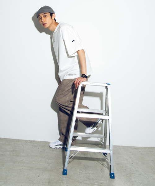 WEGO（ウィゴー）の「WEGO/ドロップショルダーシンプルロゴTシャツ（Tシャツ/カットソー・メンズ・ベージュ/パープル/ホワイト系その他/ホワイト・MEDIUM/LARGE）」の8枚目の写真