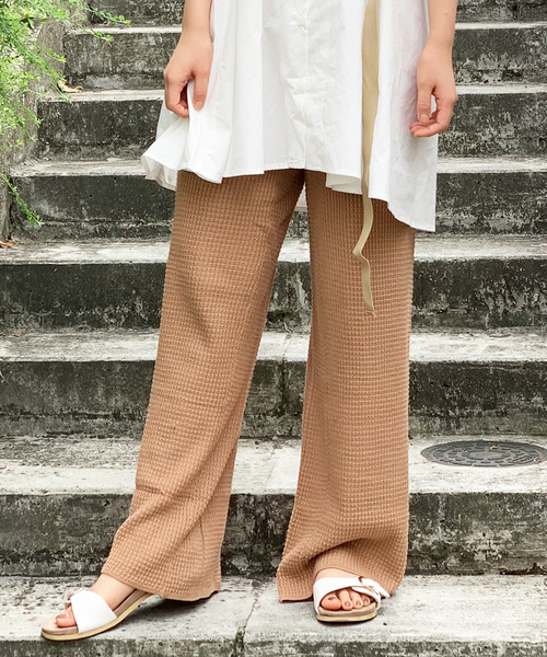 STYLEBLOCK(スタイルブロック)の「ワッフルワイドパンツ(その他パンツ・レディース・ブラック/ベージュ/パープル/モカ/キャメル/バーガンディー・M)」の4枚目の写真