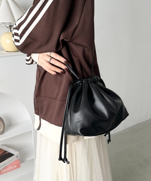 CLEA（クレア）の「2wayPU巾着ミニショルダーバッグ（ショルダーバッグ・レディース・ブラック/ベージュ/アイボリー/グレイッシュベージュ/オフホワイト・FREE）」の19枚目の写真