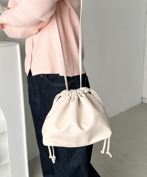 CLEA（クレア）の「2wayPU巾着ミニショルダーバッグ（ショルダーバッグ・レディース・ブラック/ベージュ/アイボリー/グレイッシュベージュ/オフホワイト・FREE）」の18枚目の写真