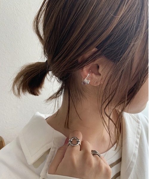 Port（ポート）の「マーブル プランプ イヤーカフ_（イヤーカフ・レディース・ホワイト/ベージュ/ブラウン/クリア・FREE）」の2枚目の写真