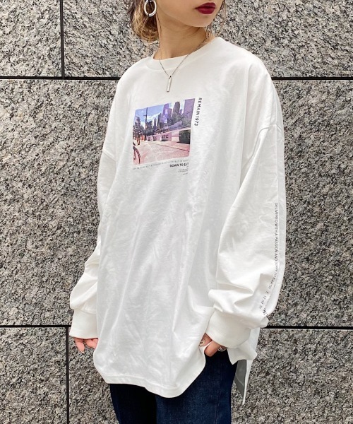 PAGEBOY(ページボーイ)の「ストリートフォトロンT(Tシャツ/カットソー・レディース・ブラック/オフホワイト・FREE)」の2枚目の写真