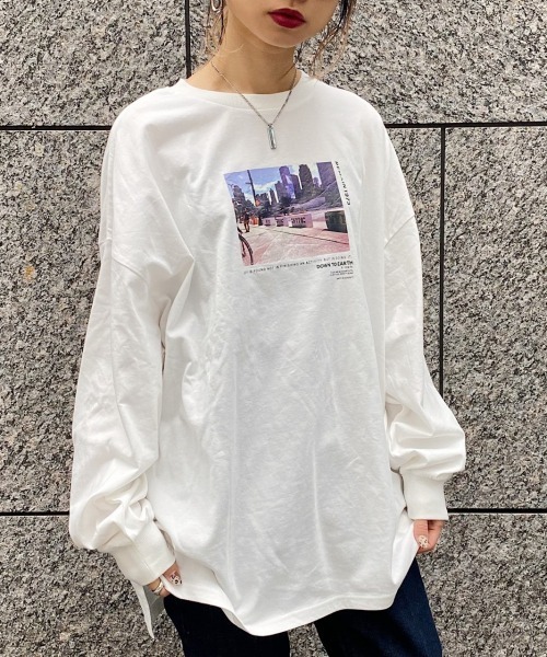 PAGEBOY(ページボーイ)の「ストリートフォトロンT(Tシャツ/カットソー・レディース・ブラック/オフホワイト・FREE)」の13枚目の写真