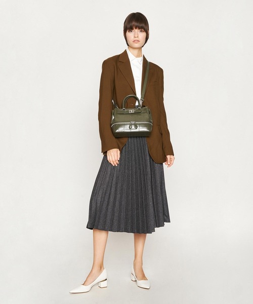 CHARLES & KEITH(チャールズ & キース)の「メタルアクセントポインテッドパンプス / Metal Accented Pointed Pumps(パンプス・レディース・オフホワイト/ブラック/ライトベージュ・22.5cm/23cm/23.5cm/24.5cm/25cm/25.5cm)」の8枚目の写真