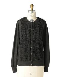 秋色◆Drawer ウール18Gカーディガン クルーネック ブラウン ドゥロワー Drawer（ドゥロワー）の「Drawer 18Gフリルクルーネックカーディガン