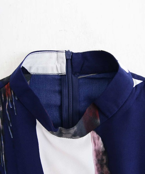 antiqua（アンティカ）の「アート柄ワンピース（ワンピース・レディース・ネイビー・FREE）」の5枚目の写真