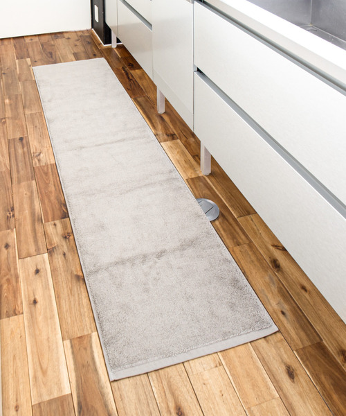 sarasa design(サラサデザイン)の「b2c スーパーパイルフェザー キッチンマット-M(ラグ/マット・レディース・ライトグレー/チャコールグレー・ONESIZE)」の2枚目の写真