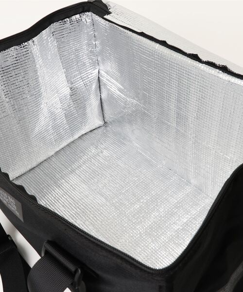【レア】限定販売品 パイパーエドシック×ゴルチエ 保冷コルセットカバー Check!＞パイパー・エドシック×JPゴルチエ、網タイツをはいた