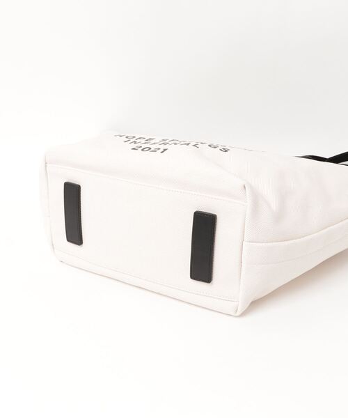 ALLSAINTS（オールセインツ）の「SMALL PRINTED CLAREN | スモール プリンテッド CLAREN バッグ（ハンドバッグ・レディース・ホワイト系その他/ブラック・ONE SIZE）」の4枚目の写真