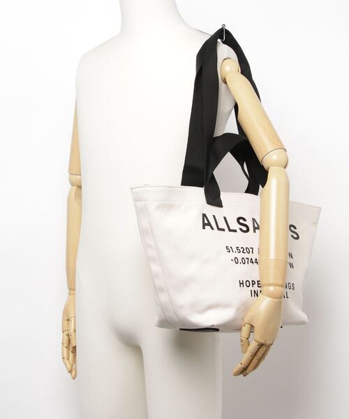 ALLSAINTS（オールセインツ）の「SMALL PRINTED CLAREN | スモール プリンテッド CLAREN バッグ（ハンドバッグ・レディース・ホワイト系その他/ブラック・ONE SIZE）」の6枚目の写真