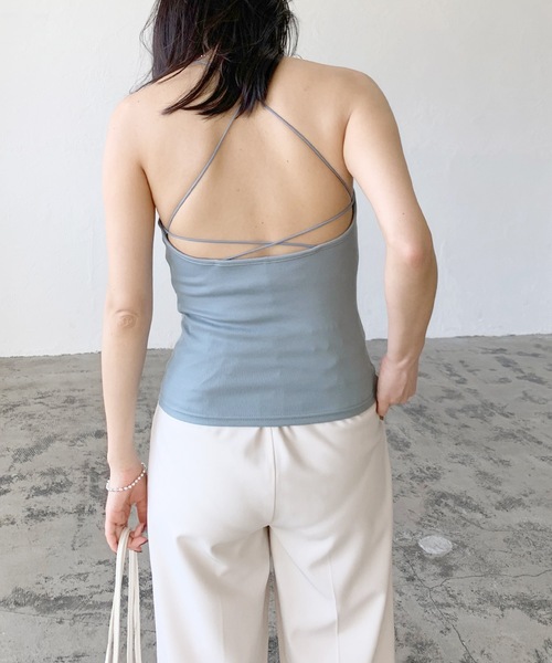 LIAN(リアン)の「カップ付きバッククロスキャミソール(キャミソール・レディース・ベージュ/グリーン/ブラック/ブラウン/ブルー・FREE)」の5枚目の写真