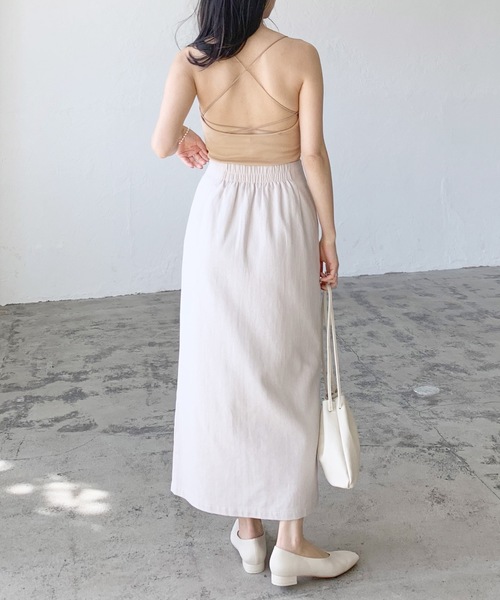 LIAN(リアン)の「カップ付きバッククロスキャミソール(キャミソール・レディース・ベージュ/グリーン/ブラック/ブラウン/ブルー・FREE)」の7枚目の写真