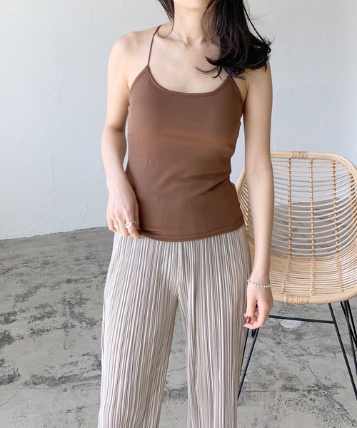 LIAN(リアン)の「カップ付きバッククロスキャミソール(キャミソール・レディース・ベージュ/グリーン/ブラック/ブラウン/ブルー・FREE)」の20枚目の写真