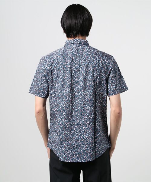Original Penguin by Munsingwear（オリジナルペンギン バイ マンシングウェア）の「ペンギン バイ マンシングウェア フラワープリント半袖シャツ＆マスク メンズ ユニセックス ウェア スポーツウェア ゴルフ（シャツ/ブラウス・メンズ・ネイビー・S/M/L/XL）」の5枚目の写真