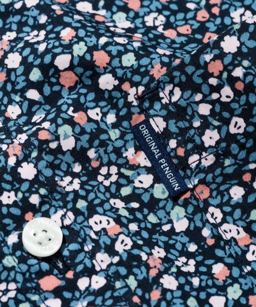 Original Penguin by Munsingwear（オリジナルペンギン バイ マンシングウェア）の「ペンギン バイ マンシングウェア フラワープリント半袖シャツ＆マスク メンズ ユニセックス ウェア スポーツウェア ゴルフ（シャツ/ブラウス・メンズ・ネイビー・S/M/L/XL）」の2枚目の写真