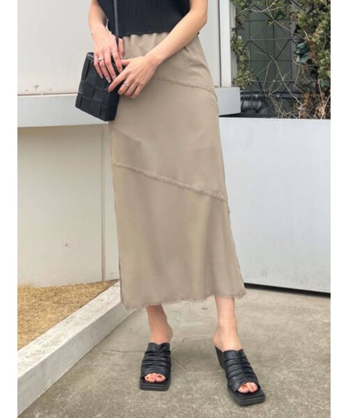 EMODA（エモダ）の「ナローシアースカート（スカート・レディース・ブラック/ホワイト/ベージュ・FREE）」の3枚目の写真