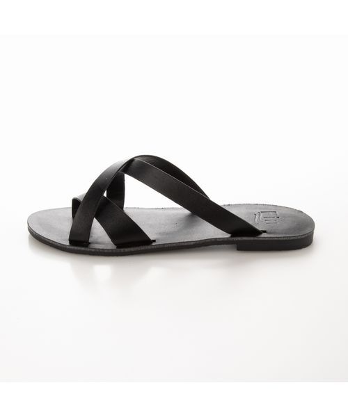 Fin（フィン）の「クロスベルトトングサンダル（サンダル・レディース・ブラック/アイボリー/キャメル・LL/S/M/L）」の5枚目の写真
