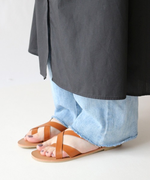 Fin（フィン）の「クロスベルトトングサンダル（サンダル・レディース・ブラック/アイボリー/キャメル・LL/S/M/L）」の14枚目の写真
