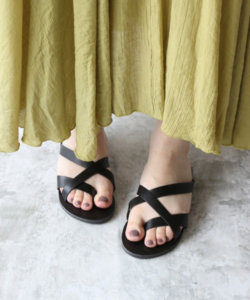 Fin（フィン）の「クロスベルトトングサンダル（サンダル・レディース・ブラック/アイボリー/キャメル・LL/S/M/L）」の15枚目の写真