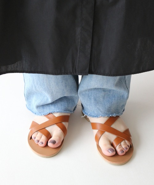 Fin（フィン）の「クロスベルトトングサンダル（サンダル・レディース・ブラック/アイボリー/キャメル・LL/S/M/L）」の20枚目の写真