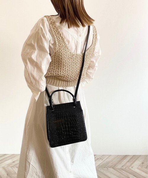 y/m by RIKA（イムバイリカ）の「クロコ型押し2WAYスクエアBAG（ショルダーバッグ・レディース・ブラック・FREE）」の3枚目の写真