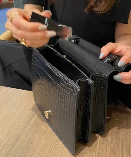 y/m by RIKA（イムバイリカ）の「クロコ型押し2WAYスクエアBAG（ショルダーバッグ・レディース・ブラック・FREE）」の13枚目の写真