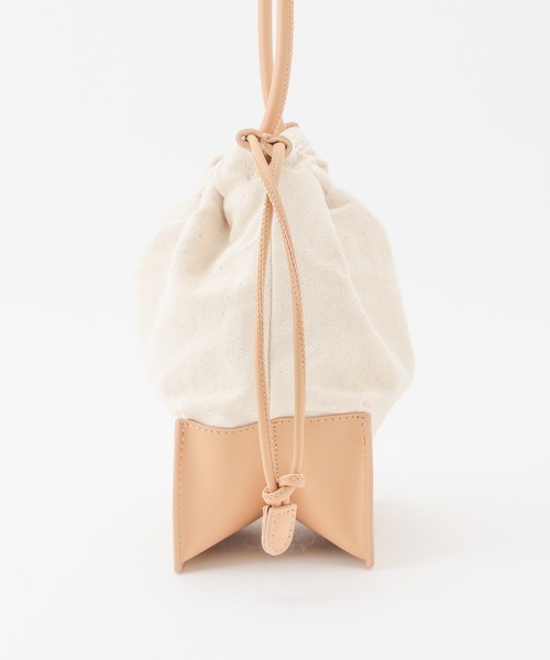 ROPE'(ロペ)の「2WAY巾着ショルダーバッグ(ショルダーバッグ・レディース・ベージュ/ブラック・FREE)」の11枚目の写真