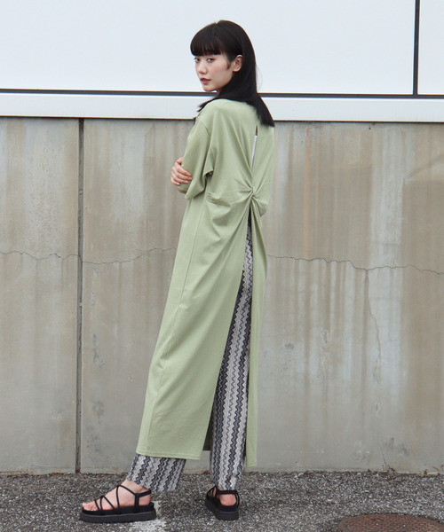 VENCEEXCHANGE（ヴァンスエクスチェンジ）の「バッククロススリットワンピース（ワンピース・レディース・クリアグリーン/ブラック/オフホワイト・M）」の18枚目の写真