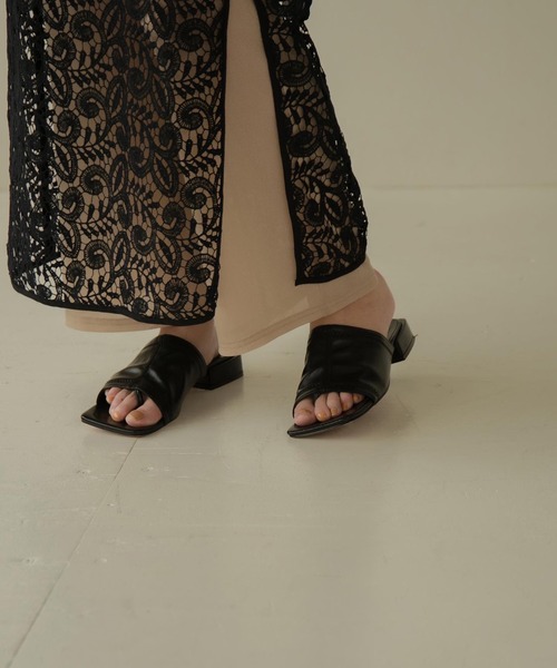 Amiur（エミレ）の「leather square flat mule（その他シューズ・レディース・ベージュ/ブラック/アイボリー・S/L/M）」の6枚目の写真